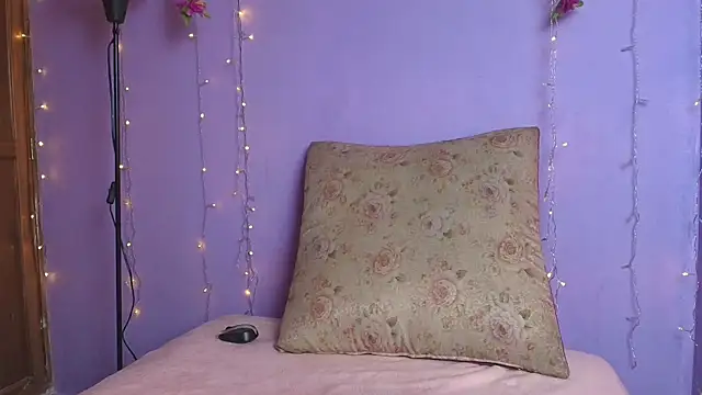 Snapshot of Dafne_Mel chatting on October 2025 01:21:02 PM Dafne Mel online show from October 2025 01:21:02 PM