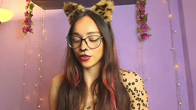 Snapshot of Dafne_Mel chatting on October 2025 01:51:02 PM Dafne Mel online show from October 2025 01:51:02 PM