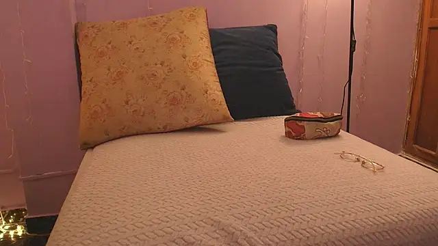 Snapshot of Dafne_Mel chatting on November 2025 02:50:01 PM Dafne Mel online show from November 2025 02:50:01 PM