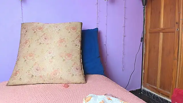 Snapshot of Dafne_Mel chatting on November 2025 12:27:01 PM Dafne Mel online show from November 2025 12:27:01 PM