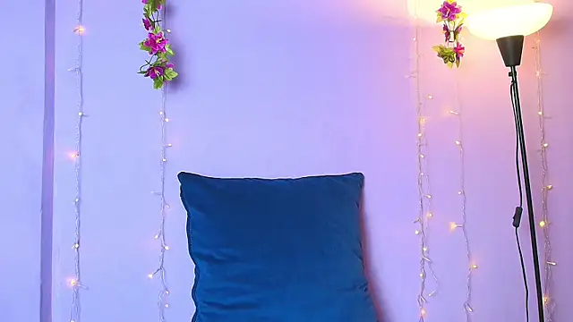 Snapshot of Dafne_Mel chatting on November 2025 12:33:01 PM Dafne Mel online show from November 2025 12:33:01 PM