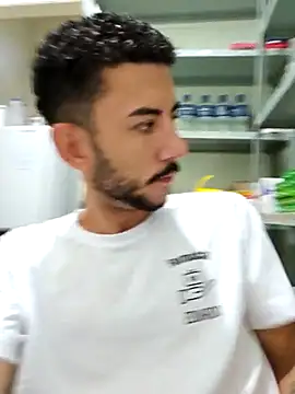 Snapshot of Saraiva2002 chatting on October 2025 01:53:02 PM Saraiva2002 online show from October 2025 01:53:02 PM