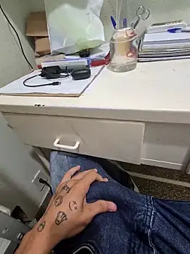 Saraiva2002 online show from December 2025 11:48:02 AM