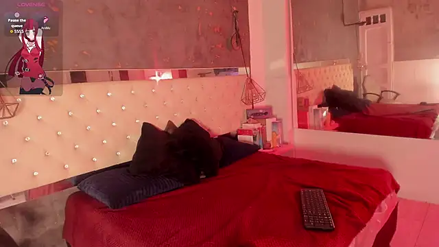 Snapshot of Viiolettlopez chatting on September 2025 01:23:02 PM Viiolettlopez online show from September 2025 01:23:02 PM