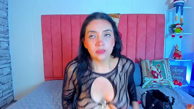 ashley Olsen online show from November 2025 03:39:01 AM