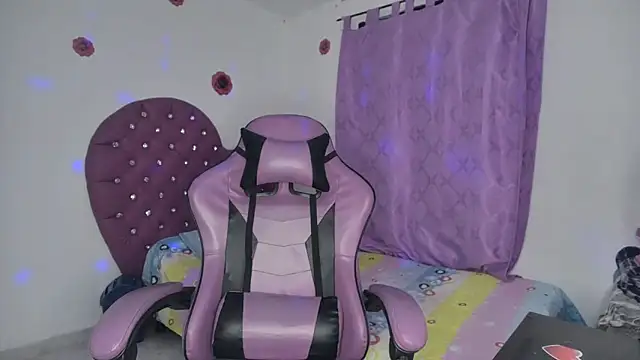 Snapshot of soffy_rosses chatting on December 2025 03:45:02 AM soffy rosses online show from December 2025 03:45:02 AM