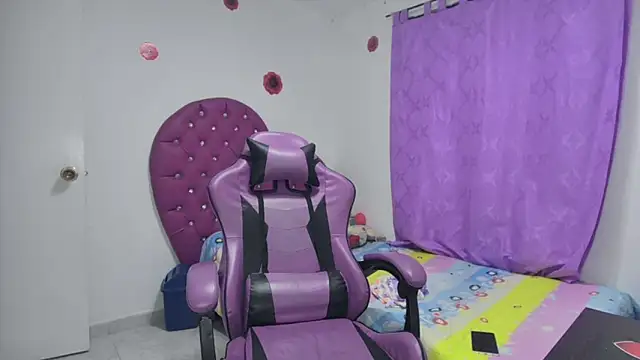 Snapshot of soffy_rosses chatting on December 2025 03:35:02 AM soffy rosses online show from December 2025 03:35:02 AM