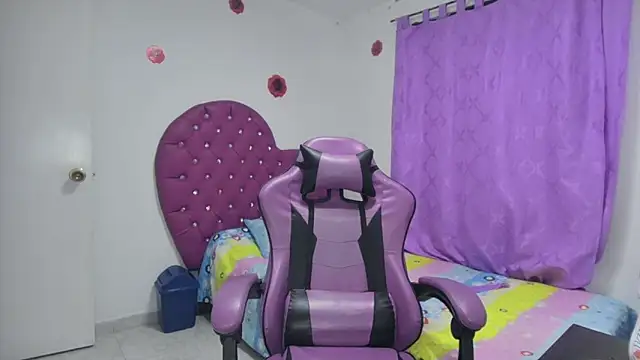 Snapshot of soffy_rosses chatting on December 2025 03:35:02 AM soffy rosses online show from December 2025 03:35:02 AM