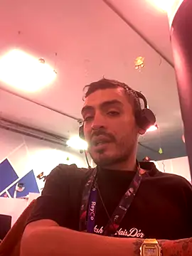 malek xarx  online show from November 2025 02:53:02 PM