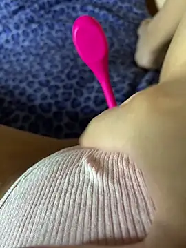 Snapshot of Esmeralda-berrys chatting on January 2026 12:42:01 PM Esmeralda-berrys online show from January 2026 12:42:01 PM