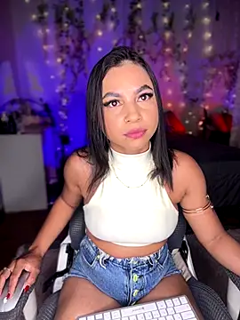 Snapshot of Debora-1010 chatting on December 2025 02:38:01 AM Debora-1010 online show from December 2025 02:38:01 AM