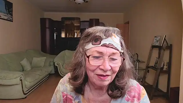 Betty Brick online show from May 2026 04:03:02 PM