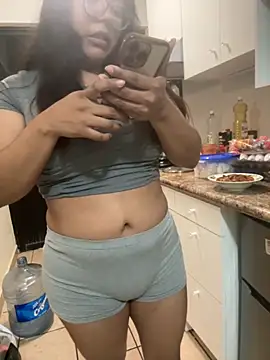 Snapshot of karysweetbeaury chatting on September 2025 02:22:01 AM karysweetbeaury online show from September 2025 02:22:01 AM