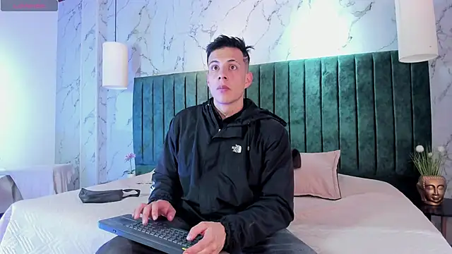 Snapshot of Dustin_Sonne chatting on October 2025 03:34:01 AM Dustin Sonne online show from October 2025 03:34:01 AM