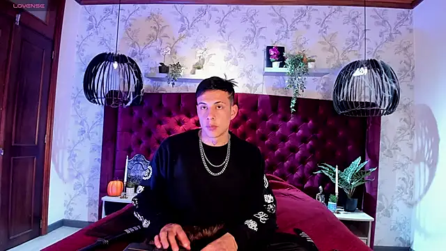 Snapshot of Dustin_Sonne chatting on November 2025 03:31:01 AM Dustin Sonne online show from November 2025 03:31:01 AM