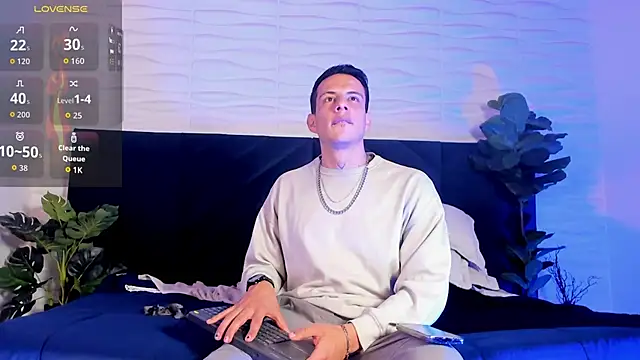 Snapshot of Dustin_Sonne chatting on November 2025 04:06:02 AM Dustin Sonne online show from November 2025 04:06:02 AM