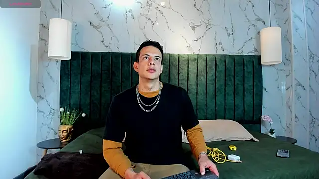 Snapshot of Dustin_Sonne chatting on November 2025 03:39:01 AM Dustin Sonne online show from November 2025 03:39:01 AM