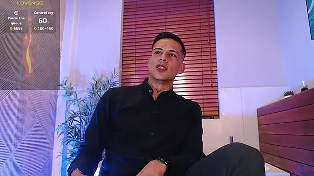 Snapshot of Dustin_Sonne chatting on November 2025 03:29:02 AM Dustin Sonne online show from November 2025 03:29:02 AM