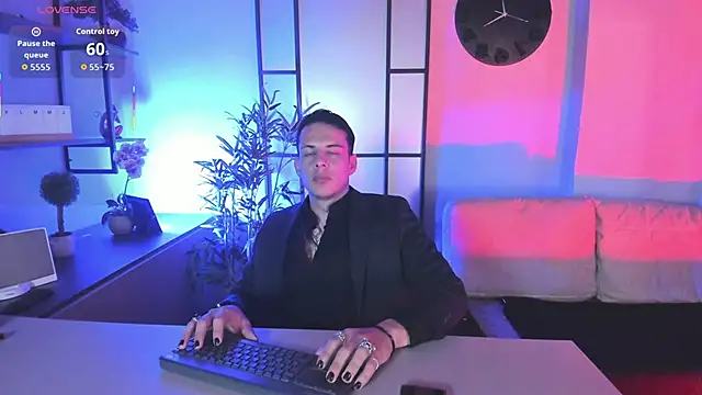 Snapshot of Dustin_Sonne chatting on December 2025 03:33:01 AM Dustin Sonne online show from December 2025 03:33:01 AM