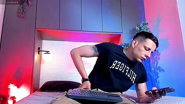 Dustin Sonne online show from December 2025 03:46:01 AM