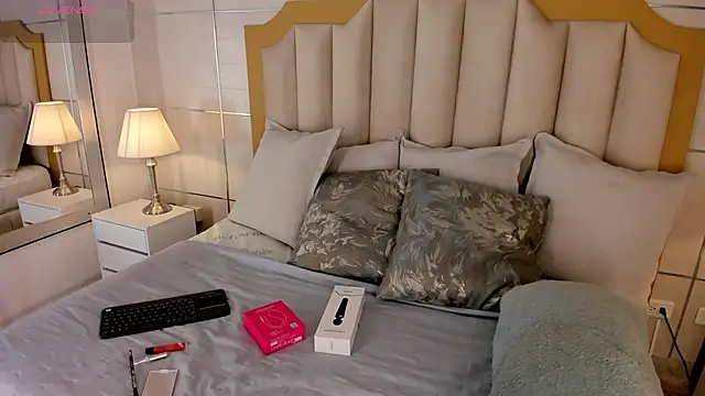 MaddieParker online show from November 2025 07:49:02 PM