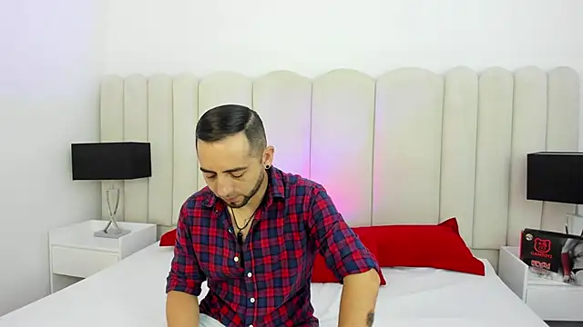 Lushian  online show from April 2026 03:38:02 PM