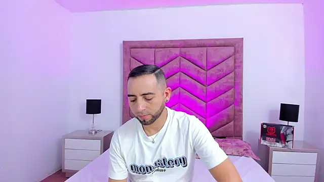 Snapshot of Lushian_ chatting on June 2026 04:01:01 PM Lushian online show from June 2026 04:01:01 PM
