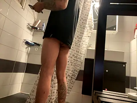 Snapshot of Tholel420 chatting on November 2025 08:41:02 PM Tholel420 online show from November 2025 08:41:02 PM