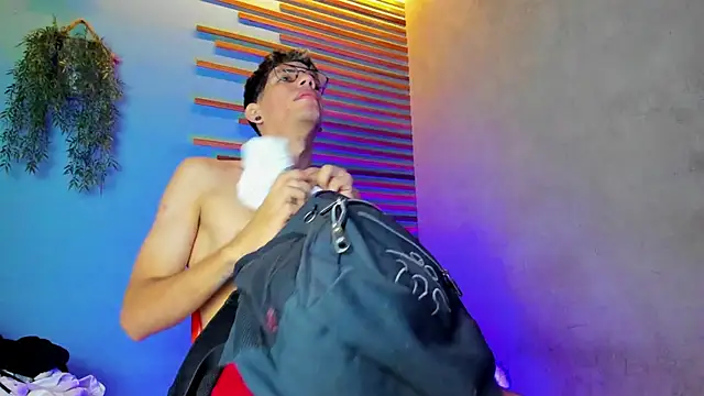 david huge online show from October 2025 01:40:02 PM