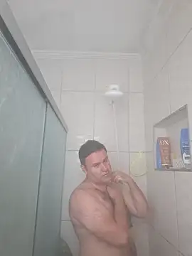 Snapshot of LeoMaduroSP chatting on July 2026 02:45:01 PM LeoMaduroSP online show from July 2026 02:45:01 PM