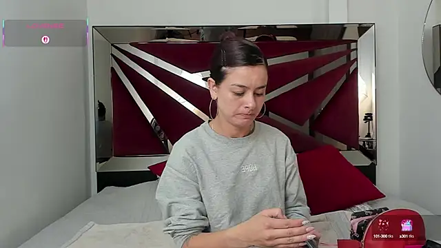 Snapshot of valerieMattson chatting on October 2025 04:05:01 PM valerieMattson online show from October 2025 04:05:01 PM