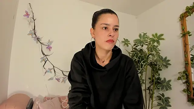 Snapshot of valerieMattson chatting on November 2025 04:31:02 PM valerieMattson online show from November 2025 04:31:02 PM