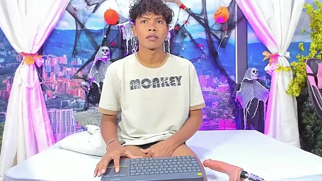 Snapshot of MilthonDelis chatting on October 2025 05:00:02 AM MilthonDelis online show from October 2025 05:00:02 AM