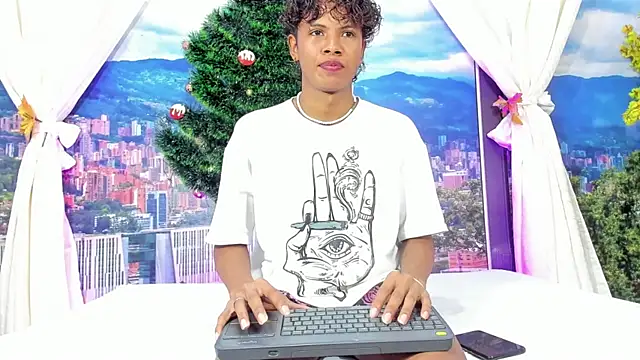 Snapshot of MilthonDelis chatting on November 2025 03:38:01 AM MilthonDelis online show from November 2025 03:38:01 AM