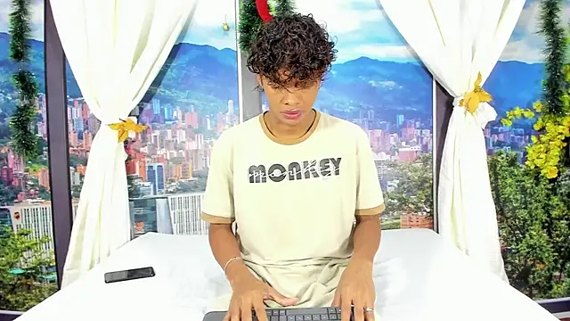 Snapshot of MilthonDelis chatting on December 2025 03:12:02 AM MilthonDelis online show from December 2025 03:12:02 AM