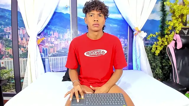 Snapshot of MilthonDelis chatting on December 2025 03:01:02 AM MilthonDelis online show from December 2025 03:01:02 AM