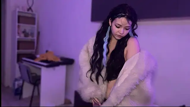 nikoli naw online show from November 2025 05:45:01 PM