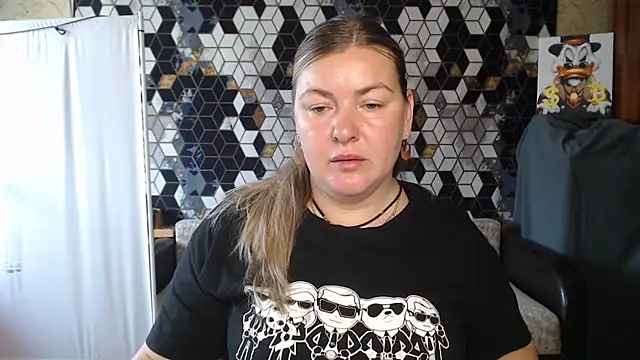 NikaSkylink online show from May 2026 05:03:02 AM