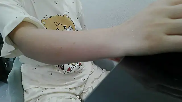 Emachiii online show from May 2026 01:14:01 AM