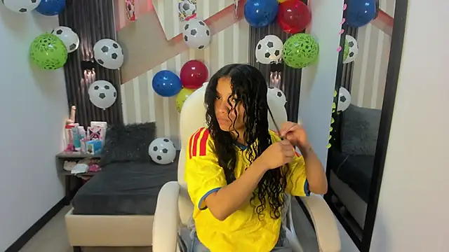 Snapshot of LittleeStar chatting on June 2026 08:32:02 PM LittleeStar online show from June 2026 08:32:02 PM