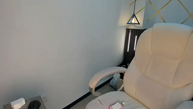 Snapshot of LittleeStar chatting on June 2026 07:04:01 PM LittleeStar online show from June 2026 07:04:01 PM