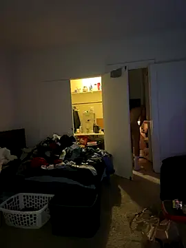 KingKevo27 online show from November 2025 12:43:01 AM