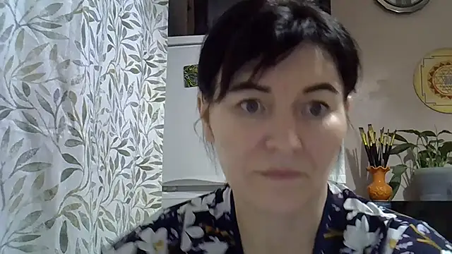 Krystal 82 online show from December 2025 08:40:01 PM