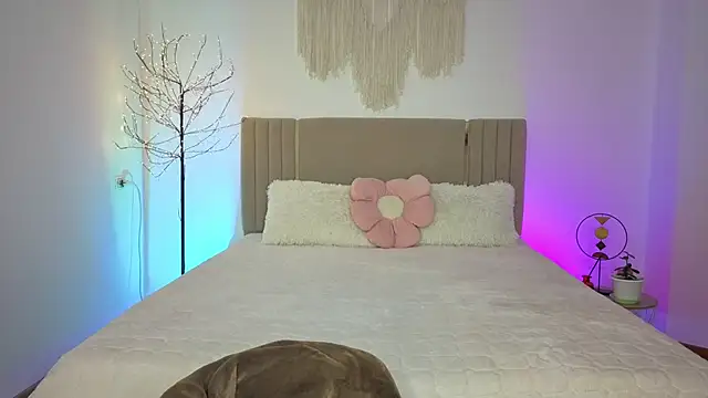 Real cutie1 online show from February 2026 02:13:01 PM