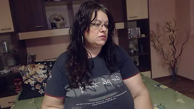 Snapshot of Claudia_71love chatting on November 2025 09:19:01 PM Claudia 71love online show from November 2025 09:19:01 PM