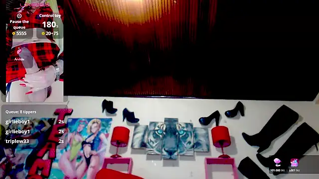 Snapshot of blondehot5v chatting on October 2025 12:24:02 PM blondehot5v online show from October 2025 12:24:02 PM
