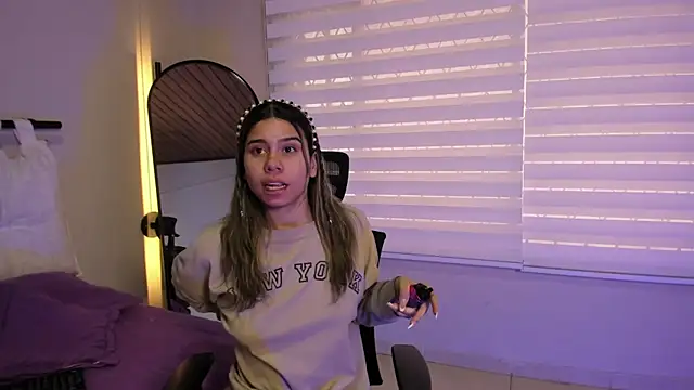 Snapshot of Rachell_criss chatting on October 2025 06:05:02 PM Rachell criss online show from October 2025 06:05:02 PM