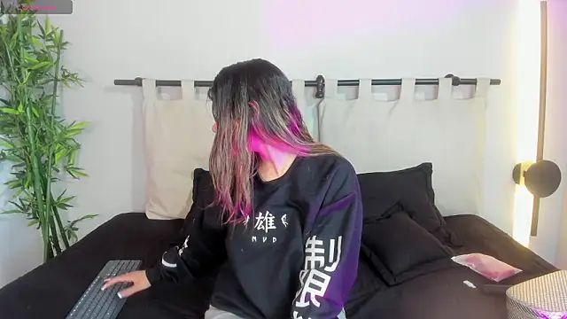 Rachell criss online show from March 2026 04:06:02 AM