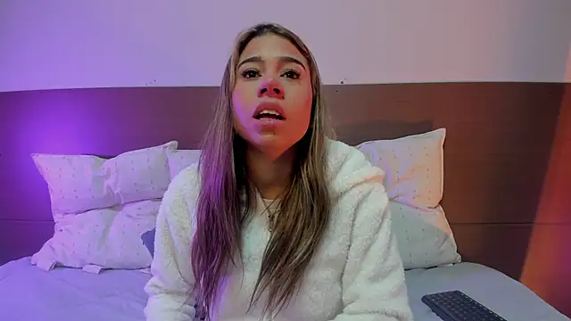 Snapshot of Rachell_criss chatting on June 2026 04:43:02 AM Rachell criss online show from June 2026 04:43:02 AM