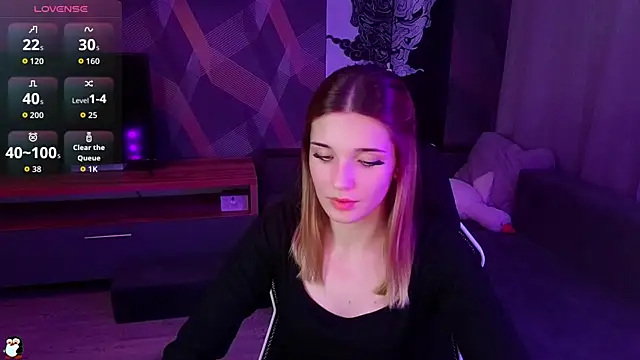 Sandy Belle online show from September 2025 08:01:01 PM